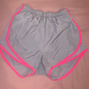 NIKE ATHLETIC SHORTS